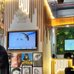 Waterfront Cafes and Restaurants - The Pearl-Qatar