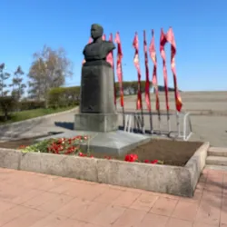 Memorial to World War II Soldiers - Bakal