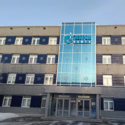 A vibrant street view in Muravlenko