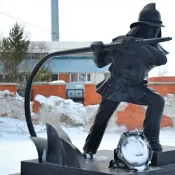 Monument to the Founders of Noyabrsk - Noyabrsk