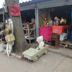 Local Markets and Craft Shops - Poronaysk