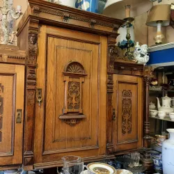 Local Markets and Craft Shops - Poronaysk