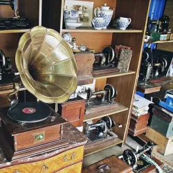 Local Markets and Craft Shops - Poronaysk