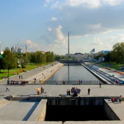 Plotinka (Dam Square) - Yekaterinburg