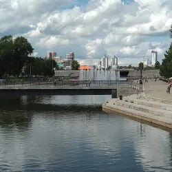 Plotinka (Dam Square) - Yekaterinburg