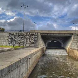 Plotinka (Dam Square) - Yekaterinburg