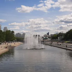Plotinka (Dam Square) - Yekaterinburg