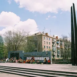 Monument to the Founders of Yuzhnouralsk - Yuzhnouralsk