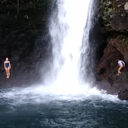 Afu Aau Waterfall - Tafitoala