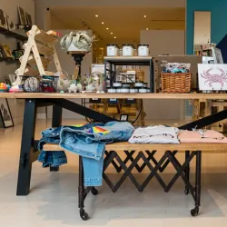 Local Artisan Shops - Acquaviva