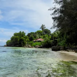 Anse Marie-Louise - Baie Lazare