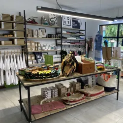 Local Art and Craft Shops - Baie Lazare