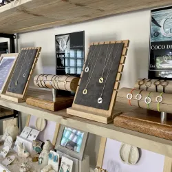 Local Art and Craft Shops - Baie Lazare