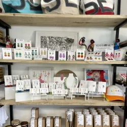 Local Art and Craft Shops - Baie Lazare
