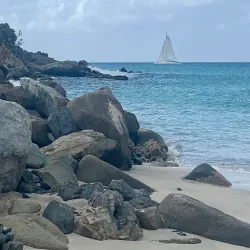 Happy Bay Beach - Cul De Sac