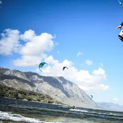 Kiteboarding and Windsurfing Schools - Bloubergstrand (Blaauwberg)