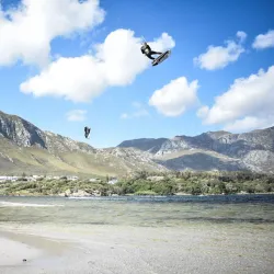 Kiteboarding and Windsurfing Schools - Bloubergstrand (Blaauwberg)