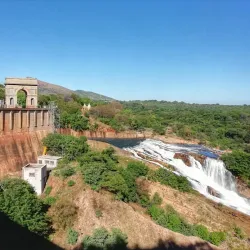 Hartbeespoort Dam (nearby) - Fochville