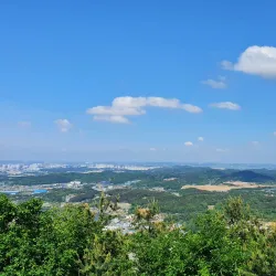 Gwanpyeong Mountain Hiking Trail - Anseong-si