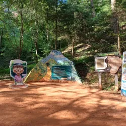 Gyejoksan Mountain Red Clay Trail - Daejeon
