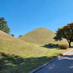 Tumuli Park (Daereungwon Tomb Complex) - Gyeongju
