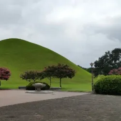 Tumuli Park (Daereungwon Tomb Complex) - Gyeongju