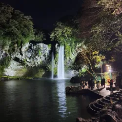 Cheonjiyeon Waterfall - Seogwipo