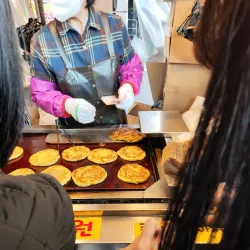 Suji Traditional Market - Suji-gu