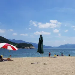 Manseongri Black Sand Beach - Yeosu