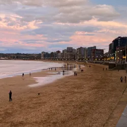 Playa de San Lorenzo - Gijon