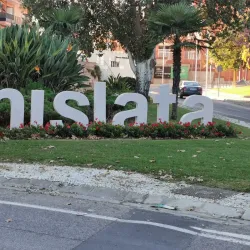 People enjoying the surroundings of Mislata