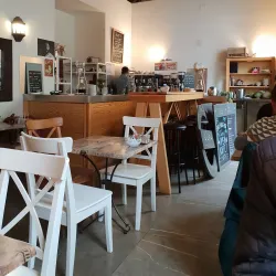 Local Artisan Shops - Viznar