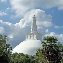 Ruwanwelisaya Stupa - Anuradhapura