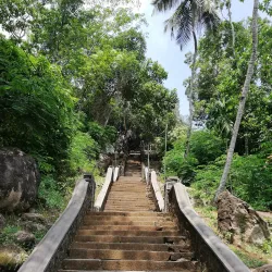 Udugampola Raja Maha Vihara - Gampaha