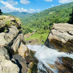 Laxapana Falls - Gampola