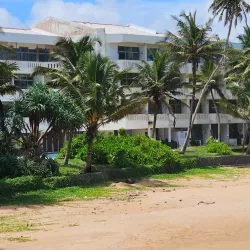 Induruwa Beach - Hikkaduwa