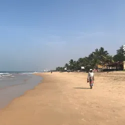Mount Lavinia Beach - Kadawatha
