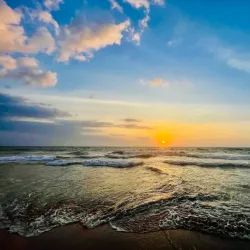 Mount Lavinia Beach - Kadawatha