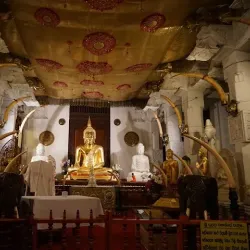 Temple of the Tooth Relic (Sri Dalada Maligawa) - Kandy