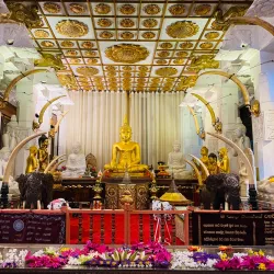 Temple of the Tooth Relic (Sri Dalada Maligawa) - Kandy