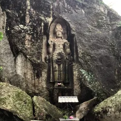 Kushtarajagala Statue - Kudawella