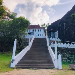 Aluvihare Rock Temple - Matale