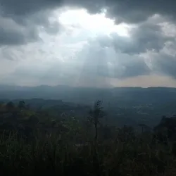 Hanthana Mountain Range - Nawalapitiya