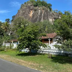 Mulkirigala Rock Temple - Tangalle