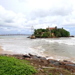 Paravi Dupatha Temple - Tangalle