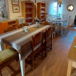 Local Cafés and Restaurants - Horred