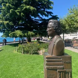 Charlie Chaplin Statue and Museum - Vevey