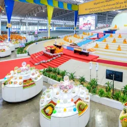 Wat Phra Dhammakaya - Bang Buathong