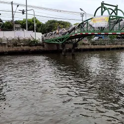 Wat Sala Daeng - Bang Buathong