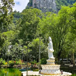 Wat Tham Phra Phothisat - Chachoengsao